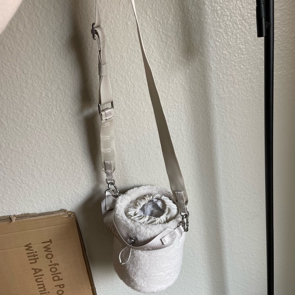 Lululemon Sherpa bucket bag - Picture 3 of 4